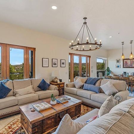 Close To Fresh Creek! Sleeps 12 ~ Amazing Views W/Serene Open Space ~ Hot Tub + Game Room ~ Trails Outside Sedona Bagian luar foto