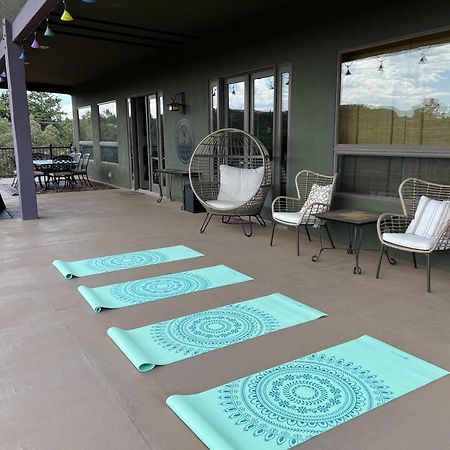 Close To Fresh Creek! Sleeps 12 ~ Amazing Views W/Serene Open Space ~ Hot Tub + Game Room ~ Trails Outside Sedona Bagian luar foto