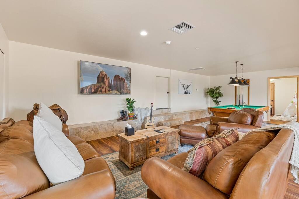 Close To Fresh Creek! Sleeps 12 ~ Amazing Views W/Serene Open Space ~ Hot Tub + Game Room ~ Trails Outside Sedona Bagian luar foto