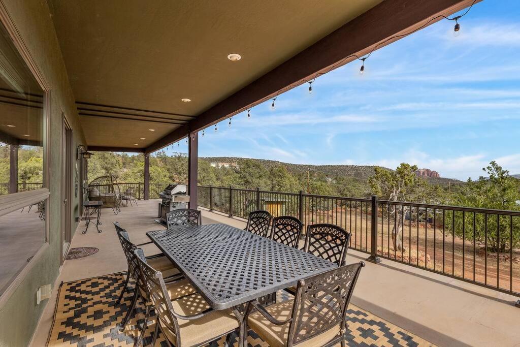 Close To Fresh Creek! Sleeps 12 ~ Amazing Views W/Serene Open Space ~ Hot Tub + Game Room ~ Trails Outside Sedona Bagian luar foto