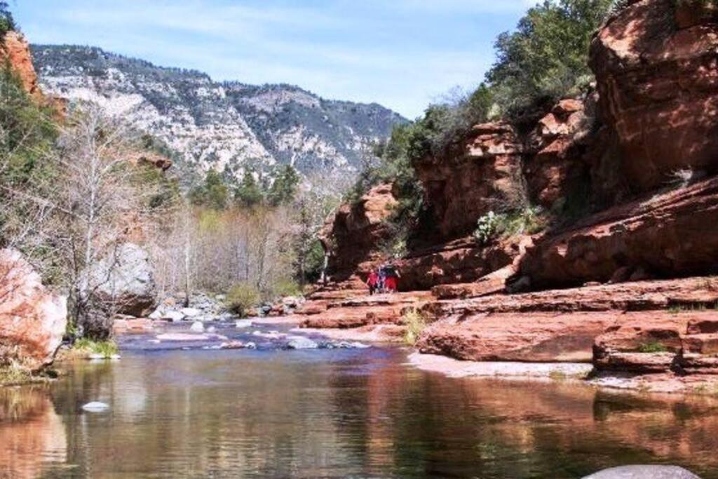 Close To Fresh Creek! Sleeps 12 ~ Amazing Views W/Serene Open Space ~ Hot Tub + Game Room ~ Trails Outside Sedona Bagian luar foto