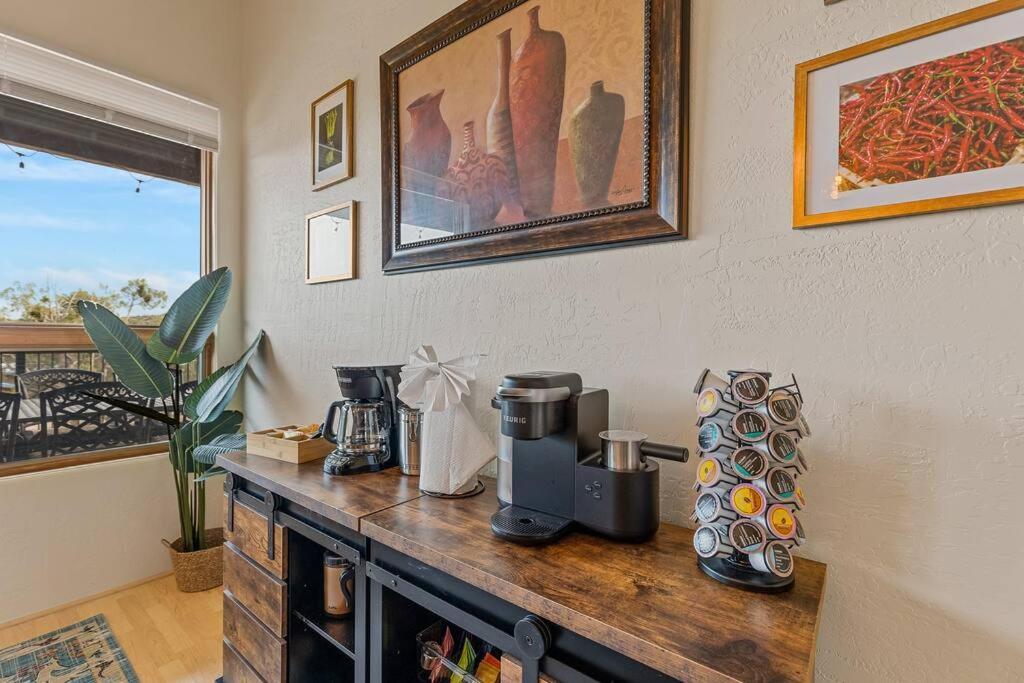 Close To Fresh Creek! Sleeps 12 ~ Amazing Views W/Serene Open Space ~ Hot Tub + Game Room ~ Trails Outside Sedona Bagian luar foto
