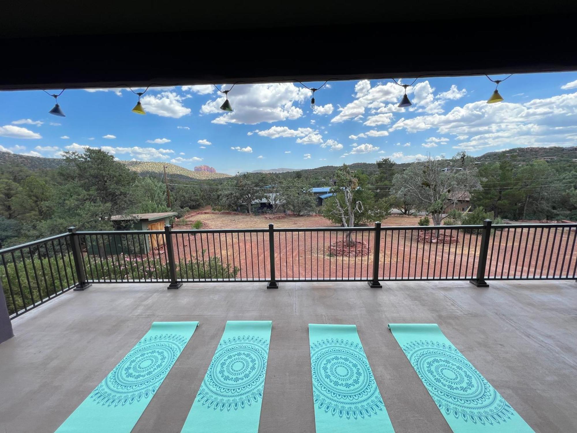 Close To Fresh Creek! Sleeps 12 ~ Amazing Views W/Serene Open Space ~ Hot Tub + Game Room ~ Trails Outside Sedona Bagian luar foto